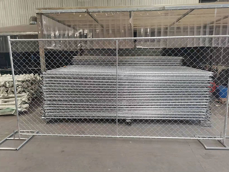 chain link temporary fence